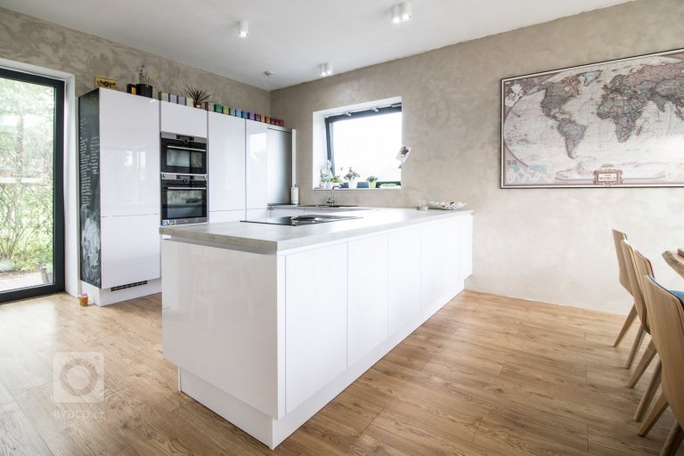 add picture to album