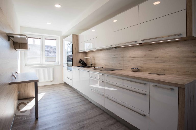 add picture to album