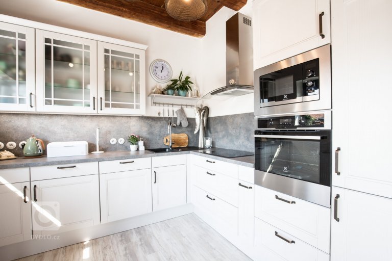 add picture to album