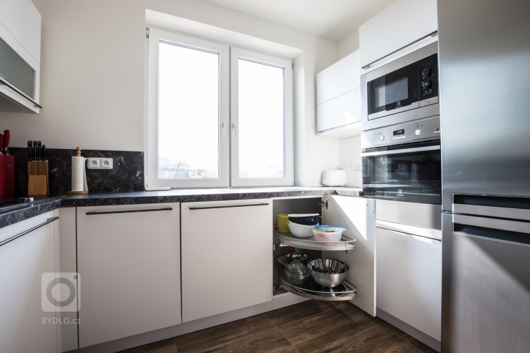 add picture to album