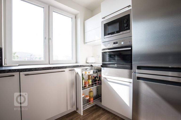 add picture to album