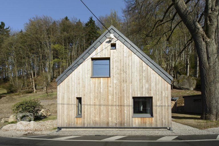 add picture to album