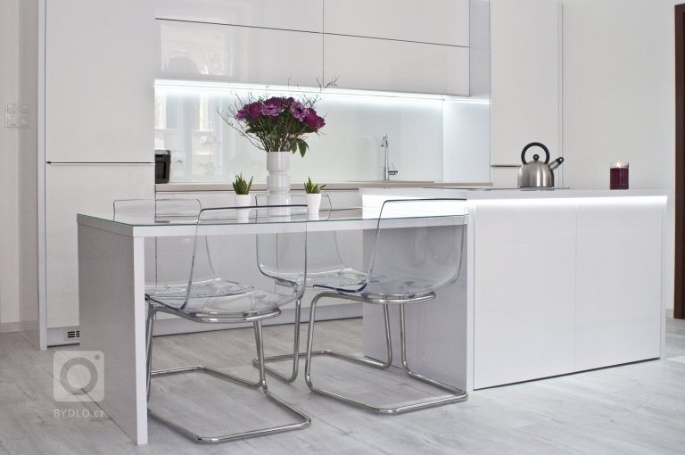 add picture to album