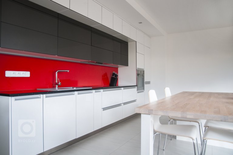 add picture to album