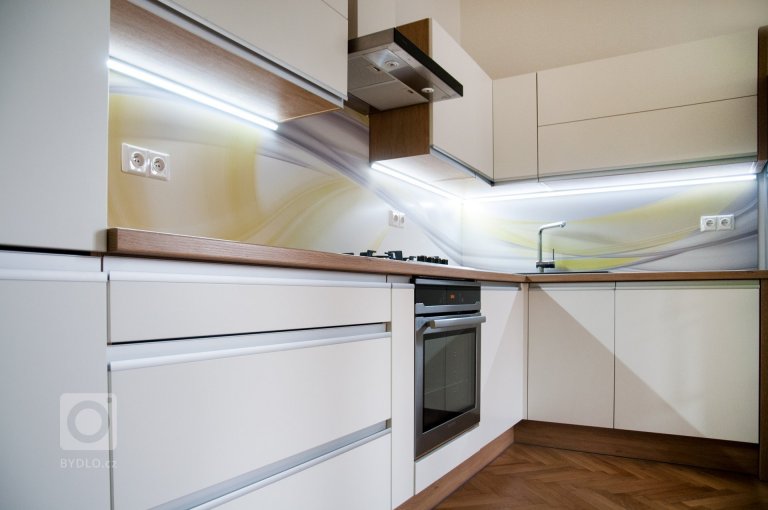 add picture to album