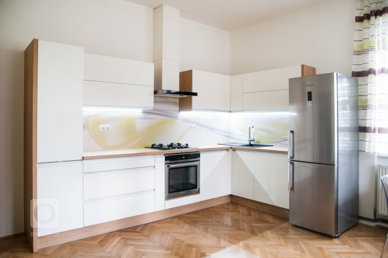 add picture to album