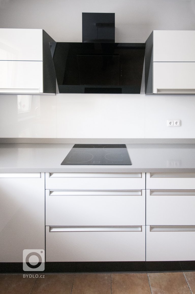 add picture to album