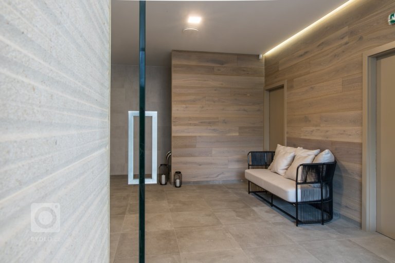 add picture to album