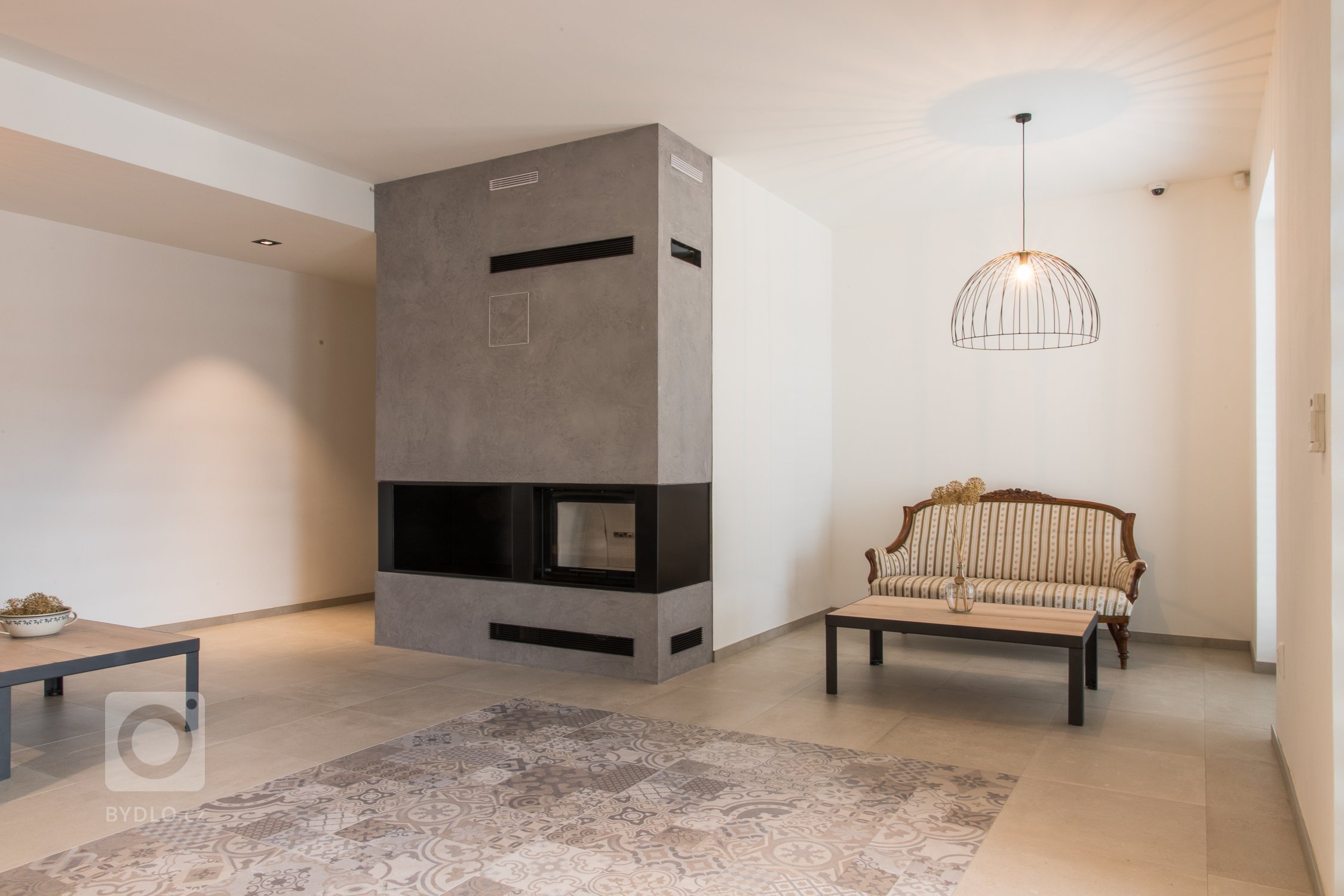 Představme si jednu z posledních realizací. Realizace moderní&nbsp;wellness zóny včetně dodávky obkladů, dlažeb a mozaiek.
