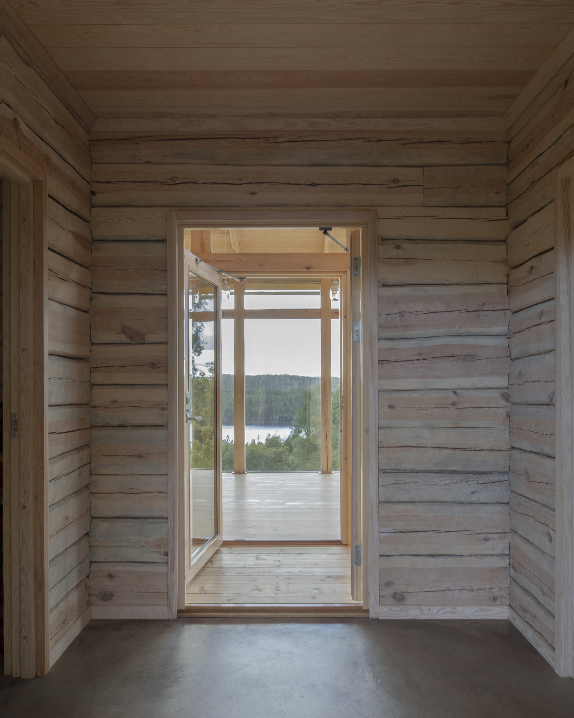 Nadčasový dřevěný dům postavený tradiční technikou