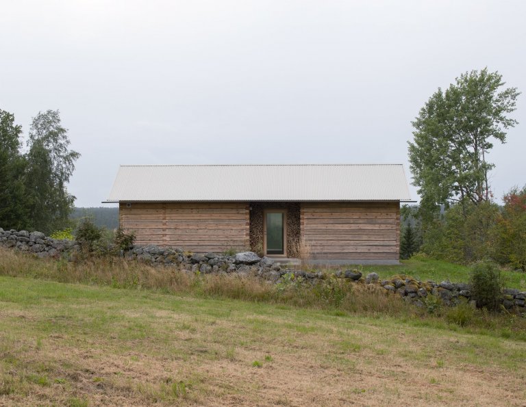 Nadčasový dřevěný dům postavený tradiční technikou