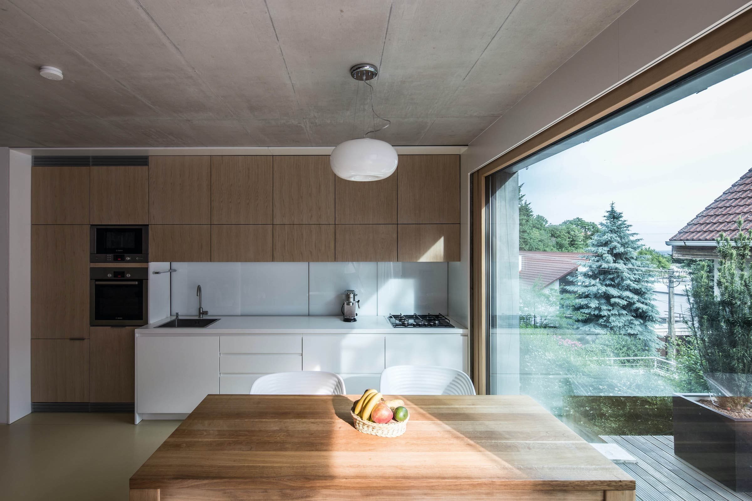 Rodinný dům odstínech šedi