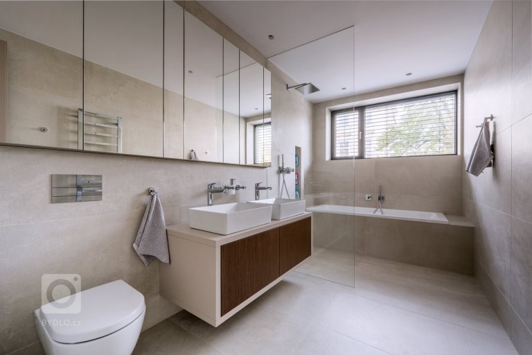 add picture to album