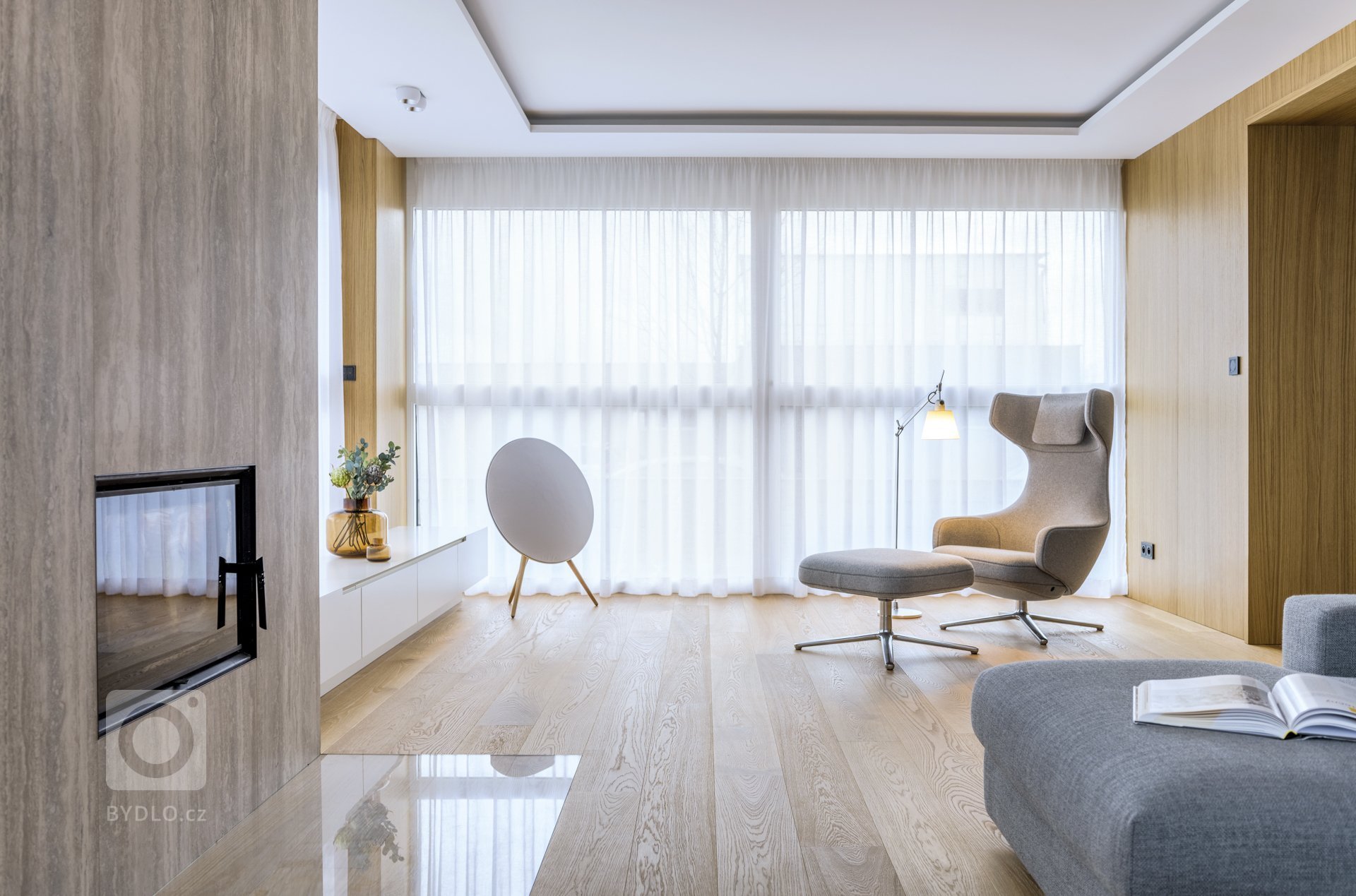 Dobře zabydlený dům již provozně nevyhovoval potřebám čtyřčlenné rodiny, která se rozhodla pro nové, komfortní a nadčasové bydlení. Díky změně dispozice vznikl…