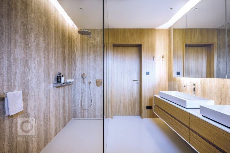 add picture to album