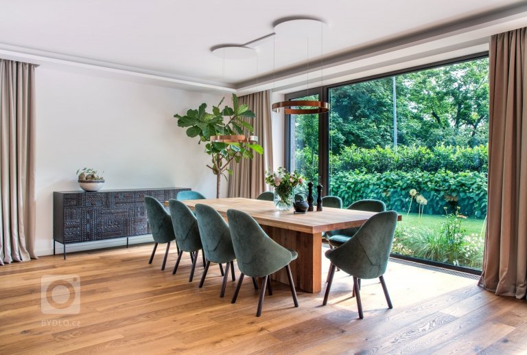 add picture to album