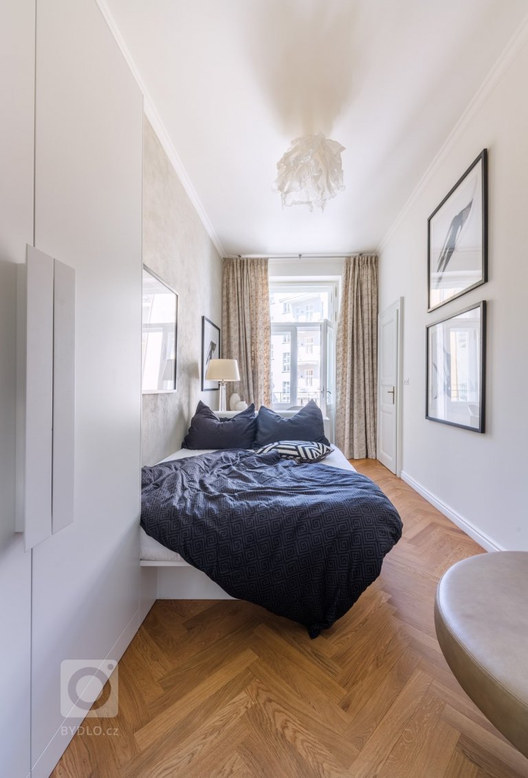 add picture to album