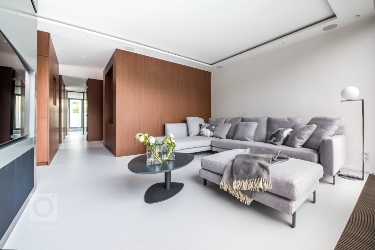 add picture to album