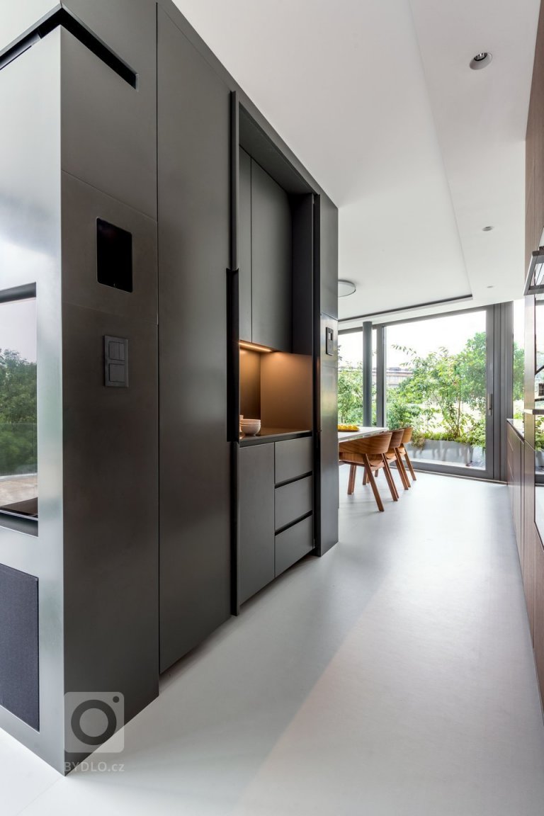 add picture to album