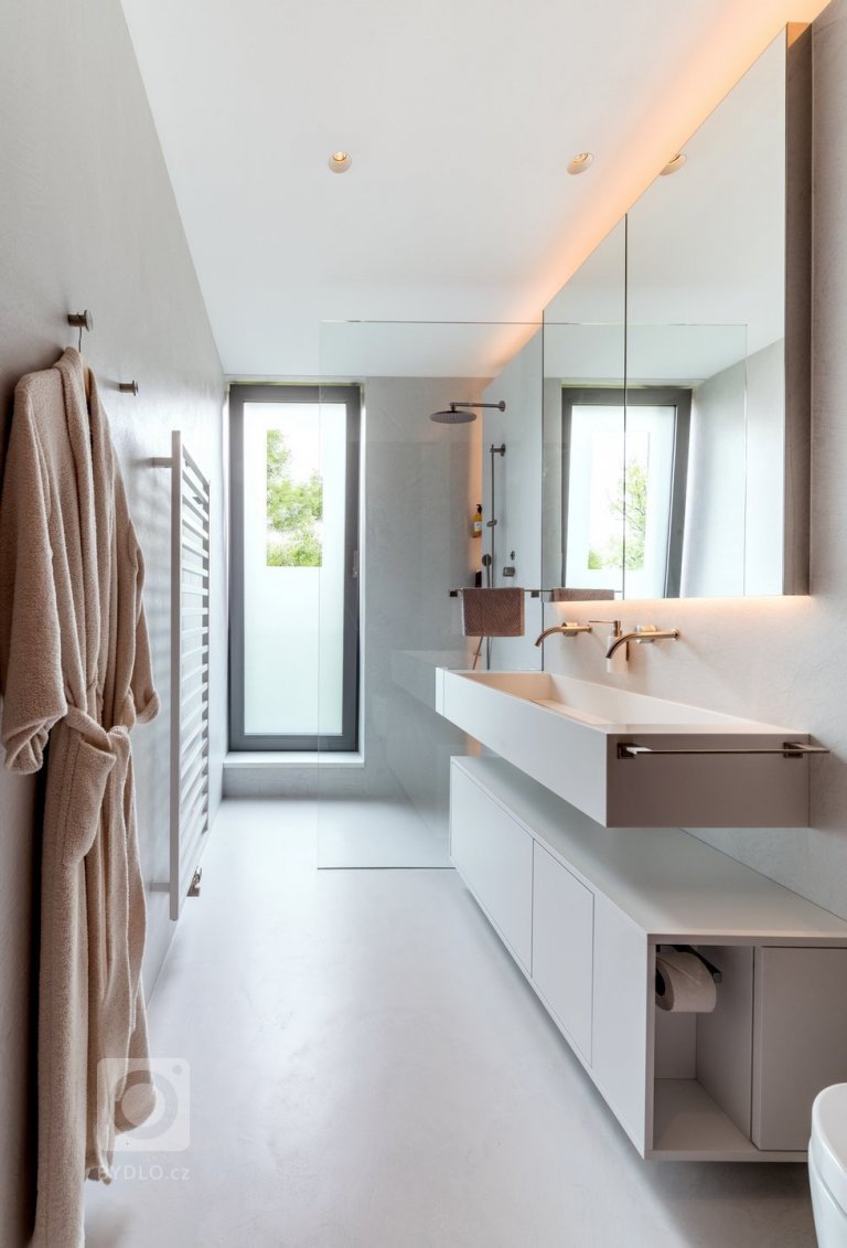 add picture to album