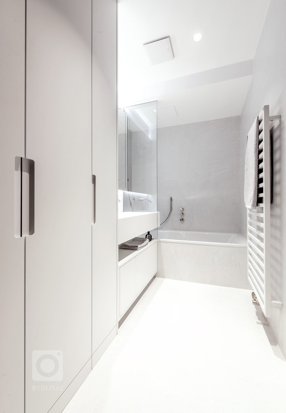 Cílem projektu bylo navrhnout byt pro mladou rodinu s dětmi tak, aby vše mělo jasnou koncepci, co se týká uspořádání, funkčnosti a kvality použitých materiálů.…