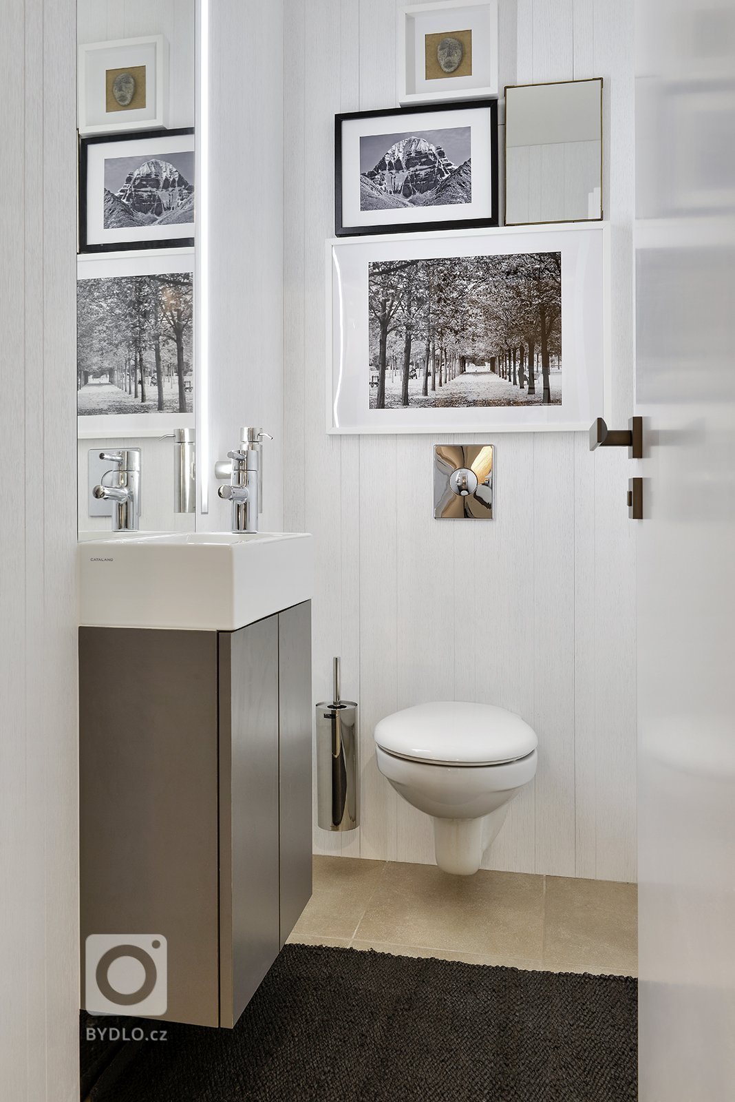 Do skandinávské barevnosti je přimícháno trochu nostalgičtější atmosféry a špetka retro designu s odkazem na padesátá léta.&nbsp;Použité barvy jej nepohlcují,…