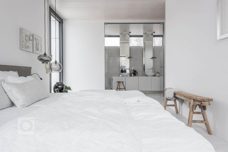 add picture to album