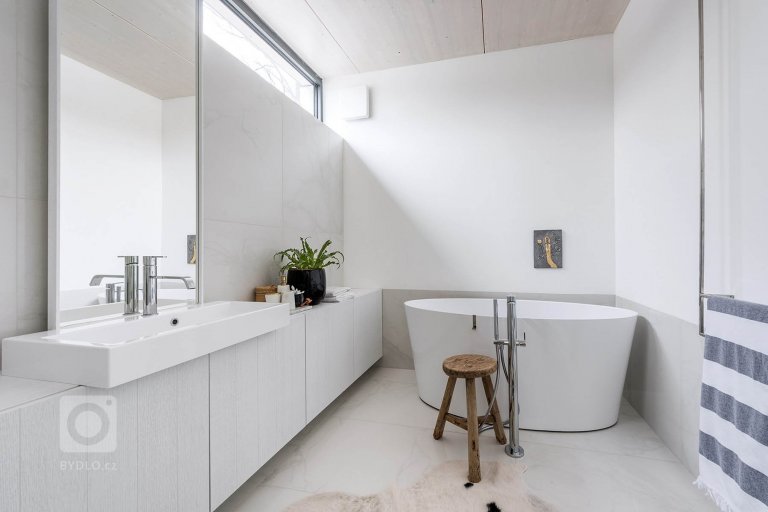 add picture to album