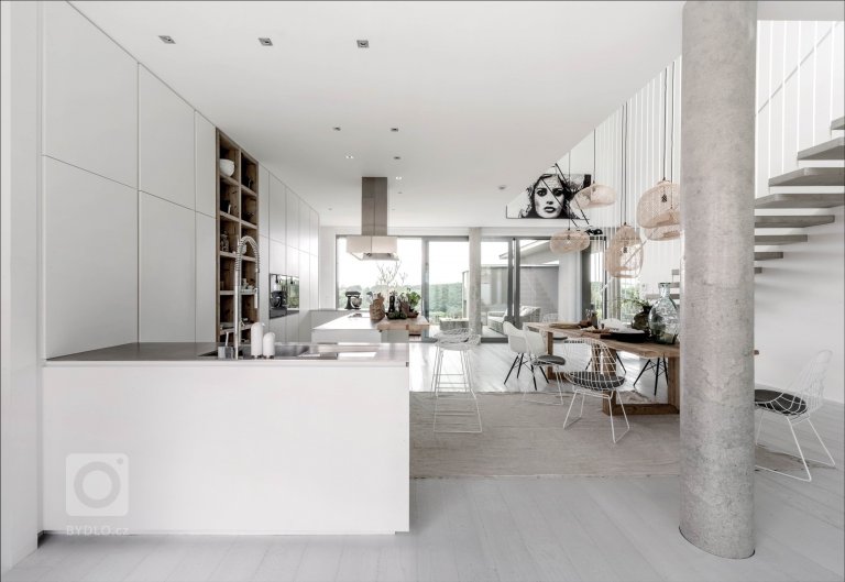 add picture to album