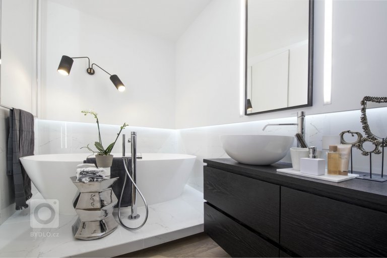 add picture to album