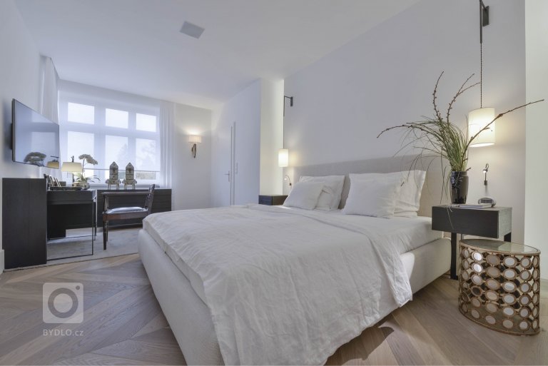 add picture to album