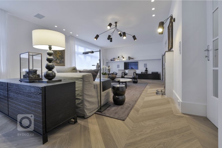 add picture to album