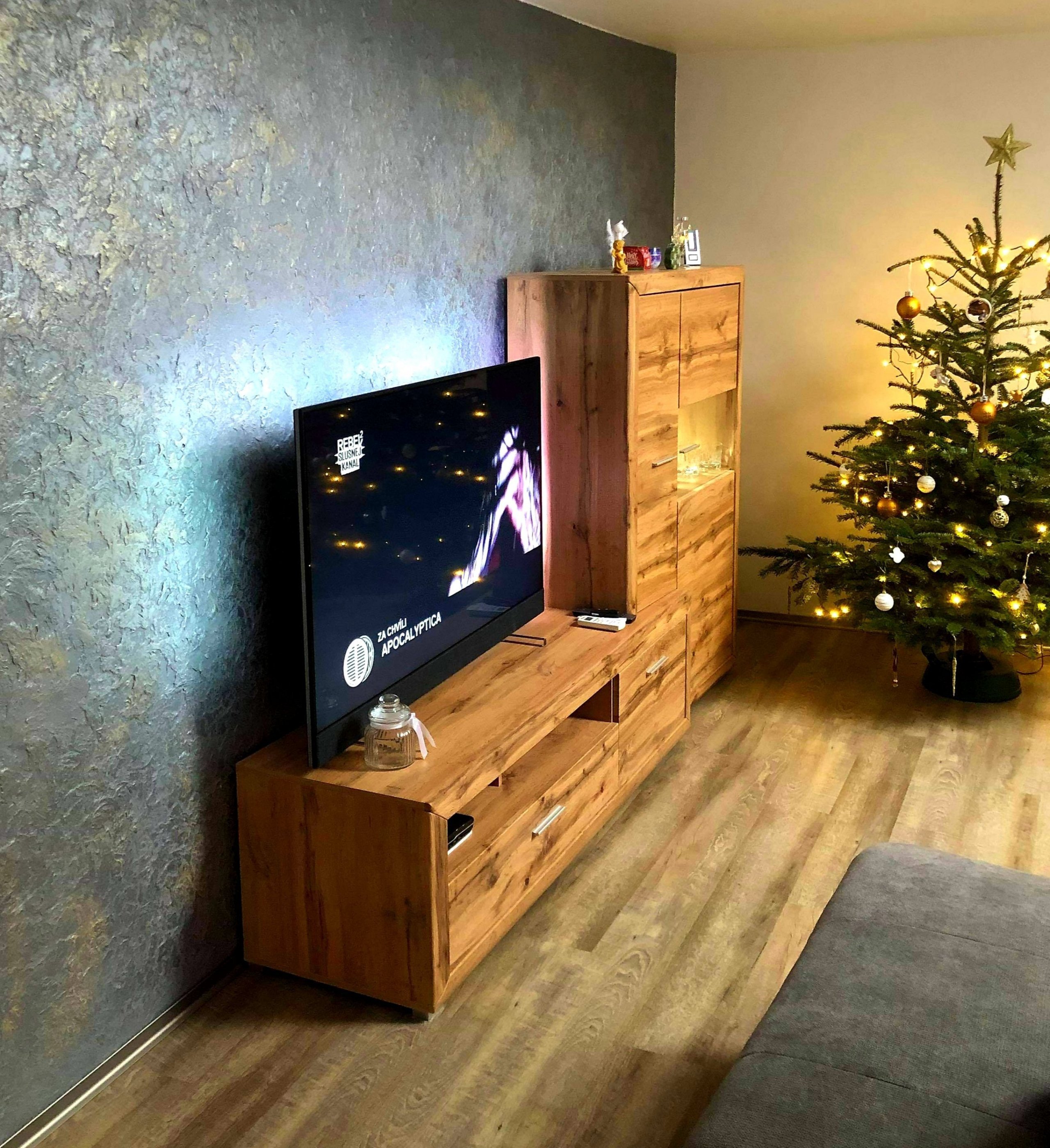 dekorativni sterka reliev obývaci pokoj