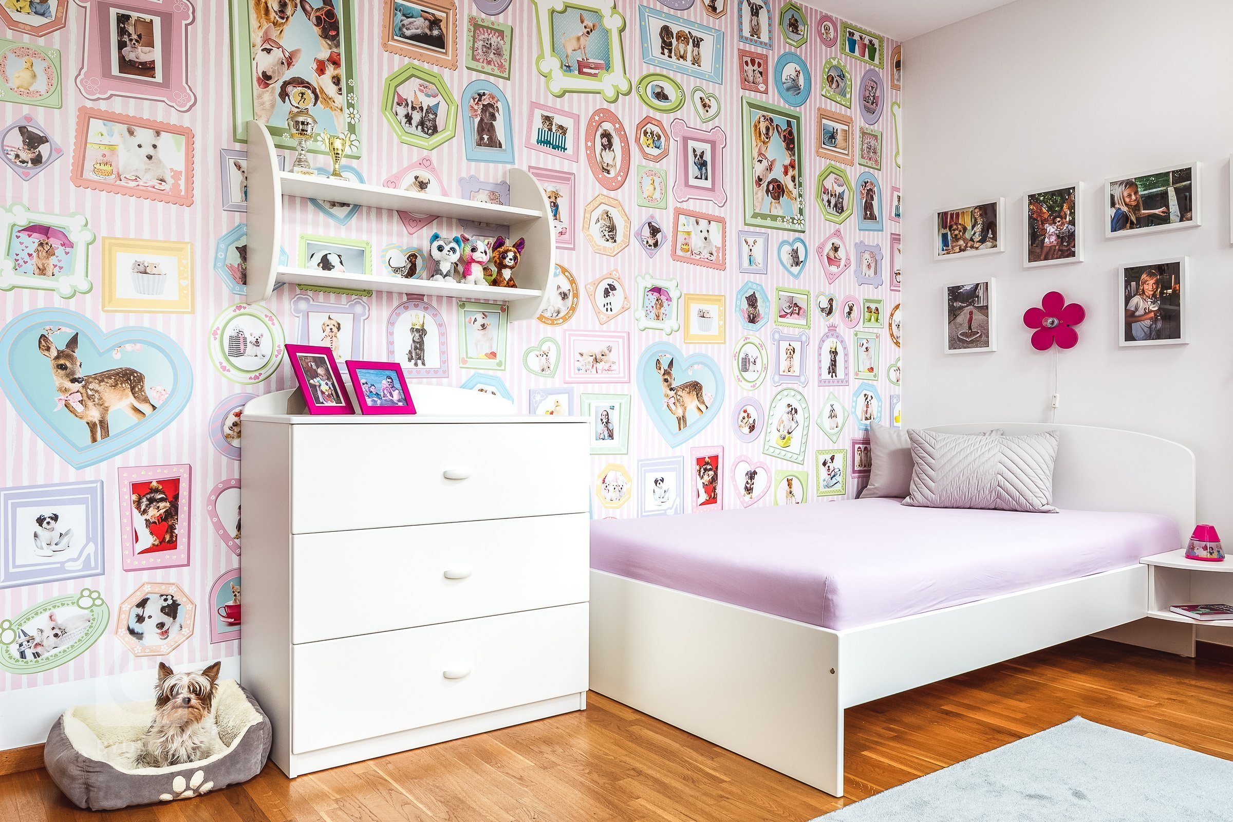 Koncept pokoje pro teenagera byl založen na jeho snu žít v&nbsp;New Yorku. Neutrální barevnou paletu jsem oživila dvěma kontrastními barvami &ndash; červenou a…