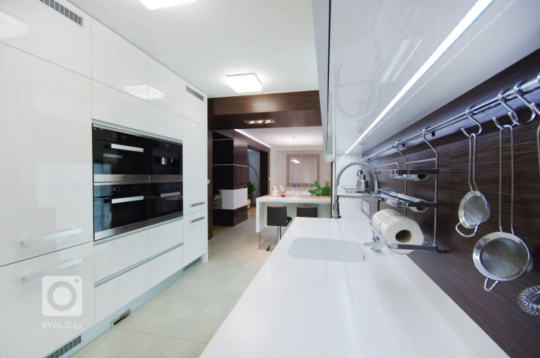 add picture to album