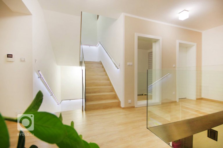 add picture to album