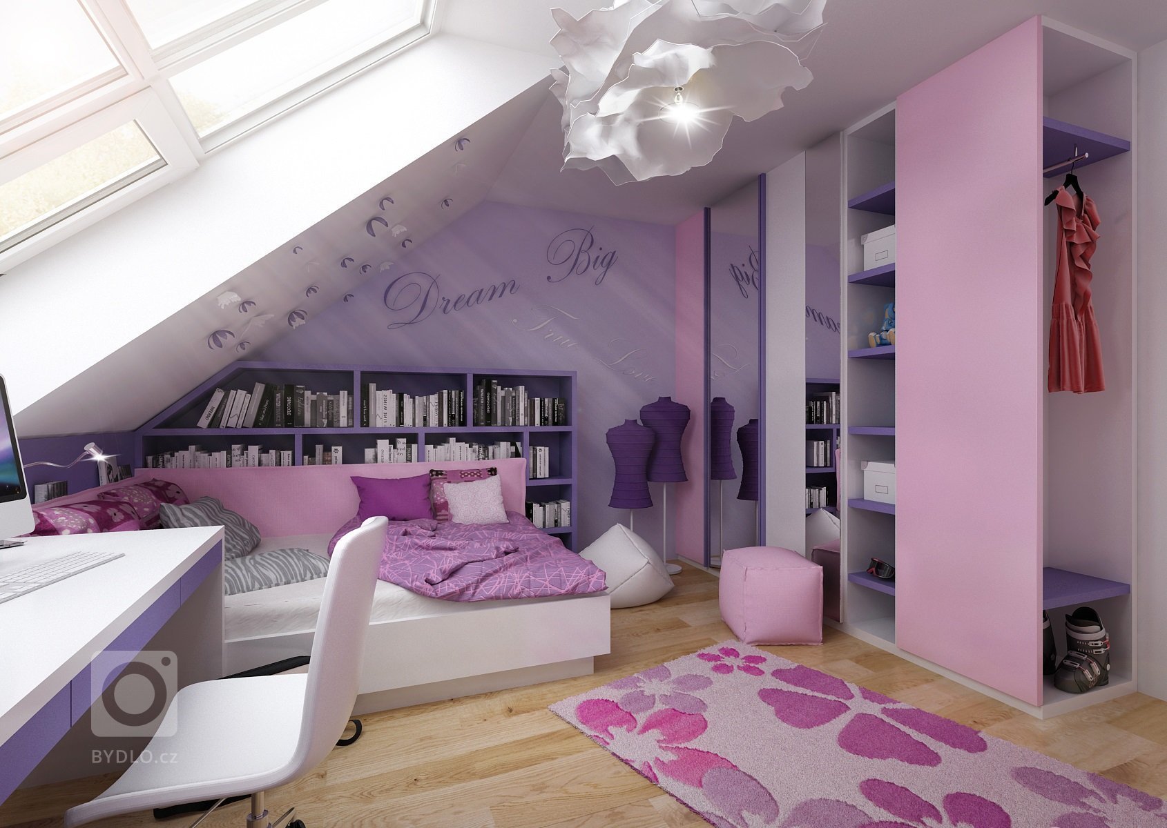 Růžovo-fialová kombinace podkrovního dětského pokoje pro mladou slečnu. V&nbsp;prostoru pod šikminou je umístěna postel, na kterou navazuje pracovní stůl a…