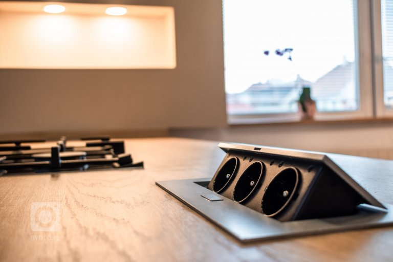 add picture to album