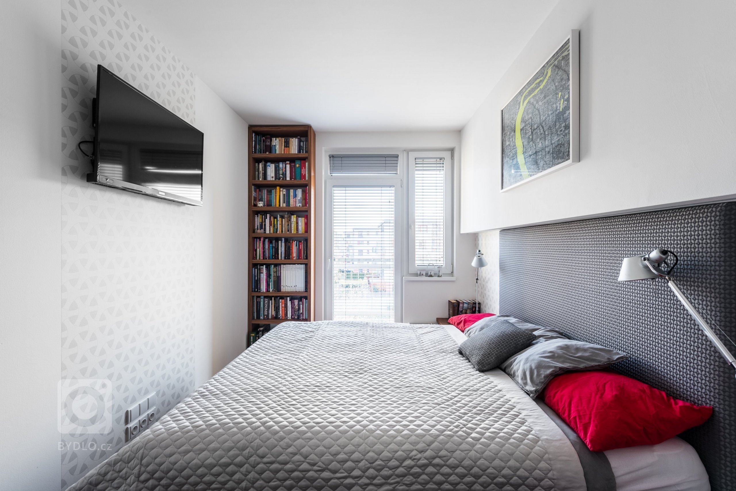 Navrhuji interiéry novostaveb bytů a rodinných domů, interiéry komerčních prostor, renovace a rekonstrukce stávajících interiérů, navrhuji koupelny, kuchyně,…