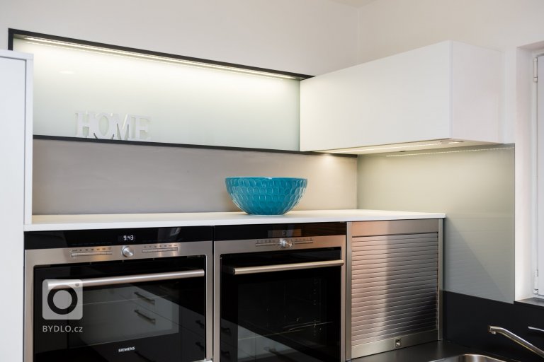 add picture to album