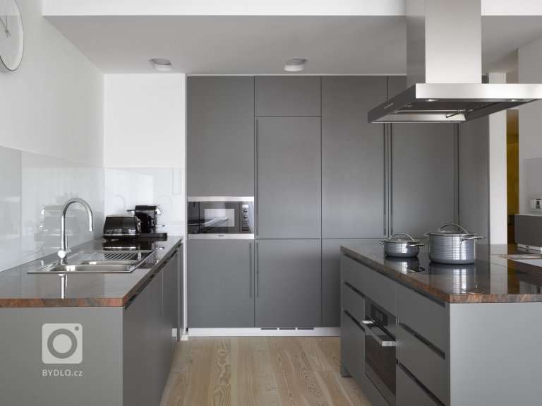 add picture to album