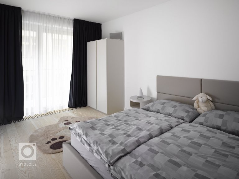 add picture to album