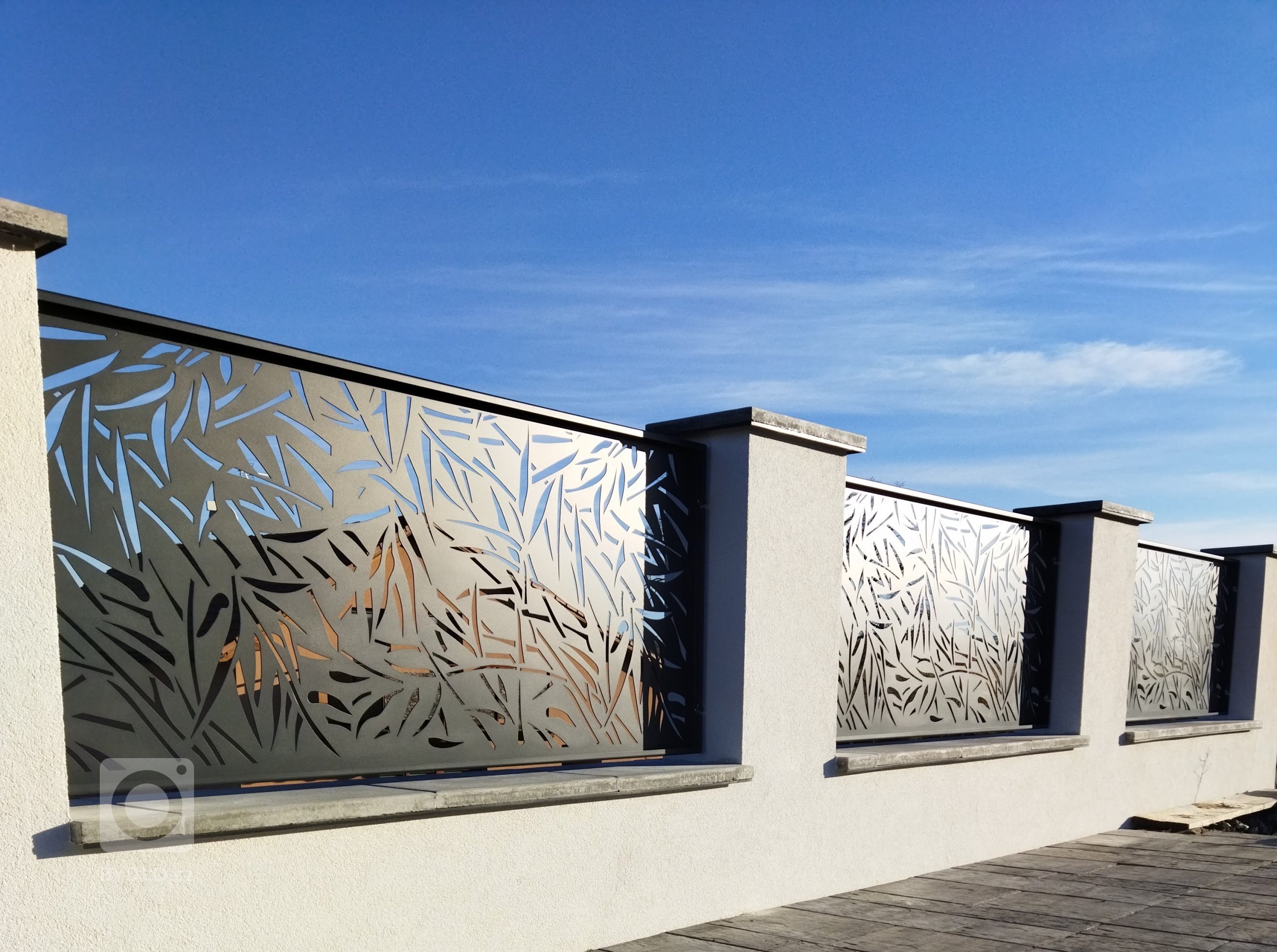 Desingové hliníkové výplně montované jako plotové výplně. Jejich montáž není časově náročná&nbsp;a bezesporu splňují nároky na originalitu, design, bezpečnost…