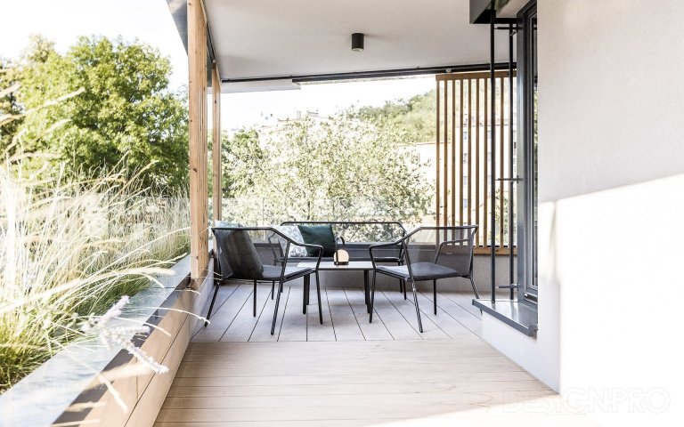 add picture to album