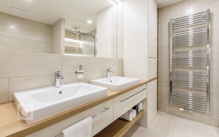 add picture to album