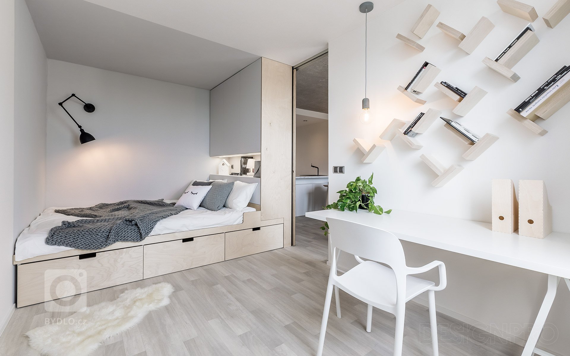 Ze starého špatně dispozičně řešeného 2+1 jsme udělali byt 2+kk se samostatnou šatnou pro dva mladé lidi. Hlavní předností kompletní cenově dostupné…