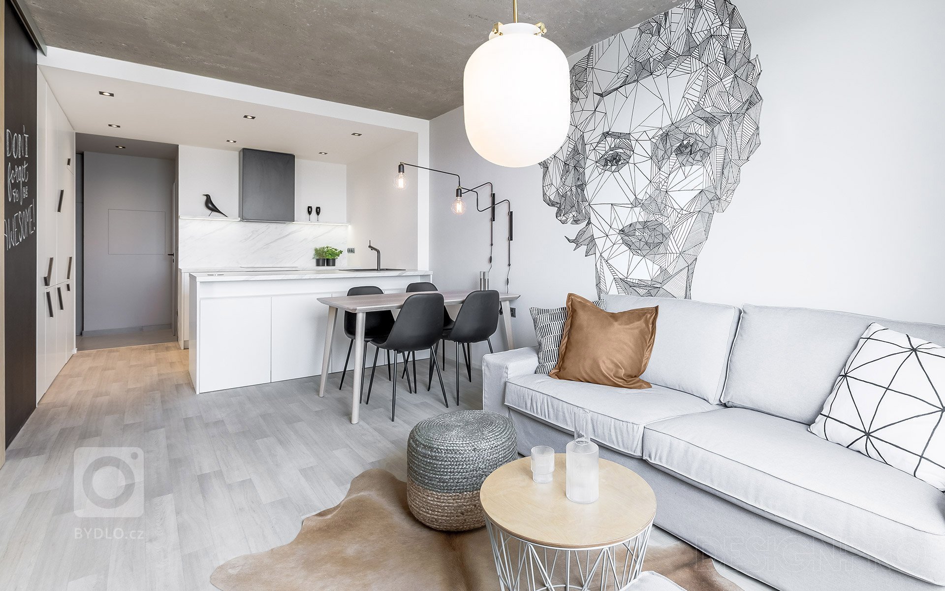 Ze starého špatně dispozičně řešeného 2+1 jsme udělali byt 2+kk se samostatnou šatnou pro dva mladé lidi. Hlavní předností kompletní cenově dostupné…