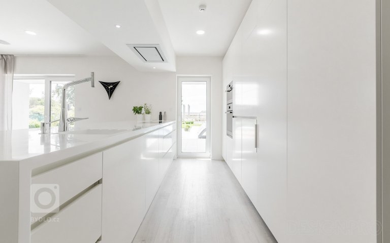 add picture to album