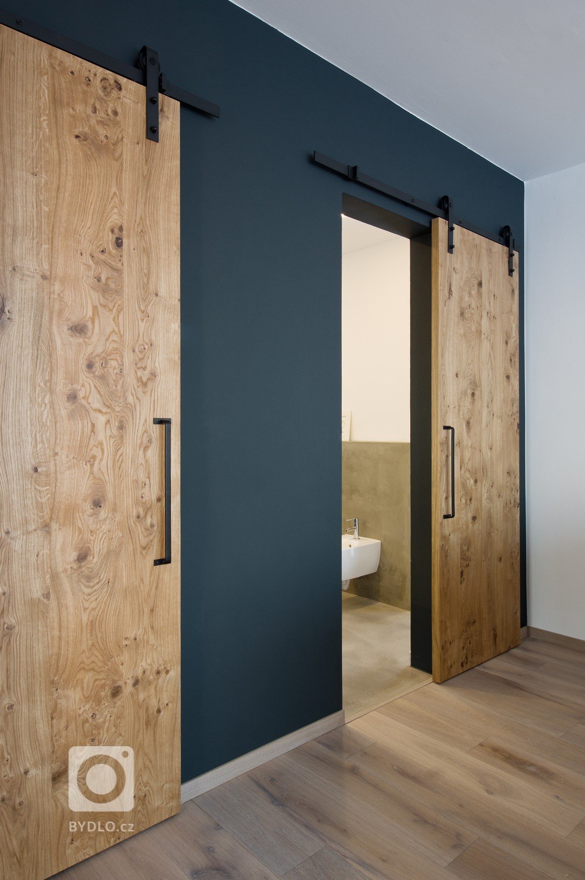 Novostavba rodinného domu. Fotky těsně před dokončením. Ještě chybí nějaké to světlo a hlavně zahrada, ale už se nám to rýsuje :) Projekt vznikl ve spolupráci…