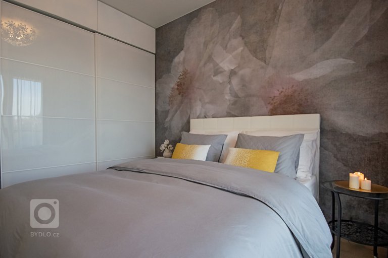 add picture to album